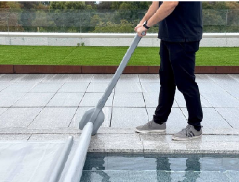 Preview: BAC iScoot 700 Aufrollsystem für Rollschutz Poolabdeckung